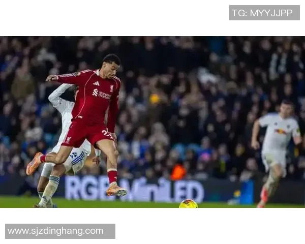 世界杯精彩对决曼城与利物浦战成平局乌龙球瞬间引发热议与转会传闻