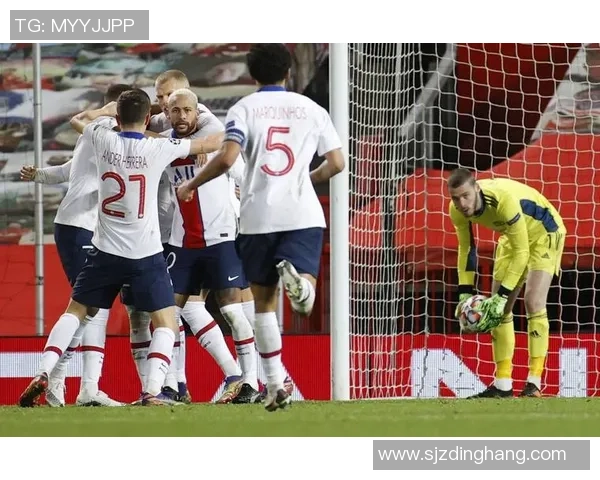 意甲赛场惊现冷门曼联大胜巴黎圣日耳曼引发全场轰动