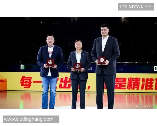 姚明昔日眼神的坚定与自信如何影响了他的篮球生涯与人生轨迹