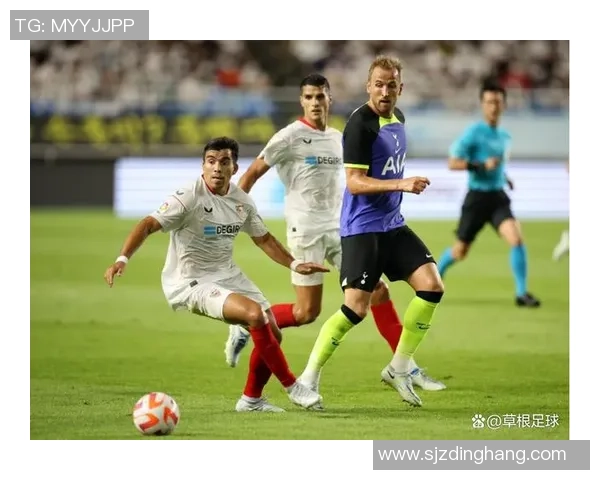 友谊赛精彩对决里昂与热刺战成平局引发全场热烈反响