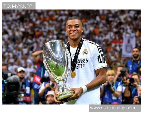 世界杯精彩对决AC米兰与曼城战成平局帽子戏法点燃全场激情 世界杯精彩对决AC米兰与曼城战成平局帽子戏法点燃全场激情