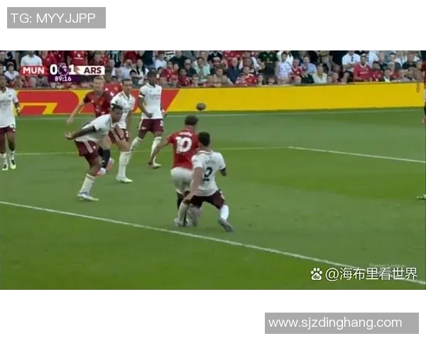 曼联友谊赛大胜阿森纳神秘扑救引发争议判罚全场沸腾