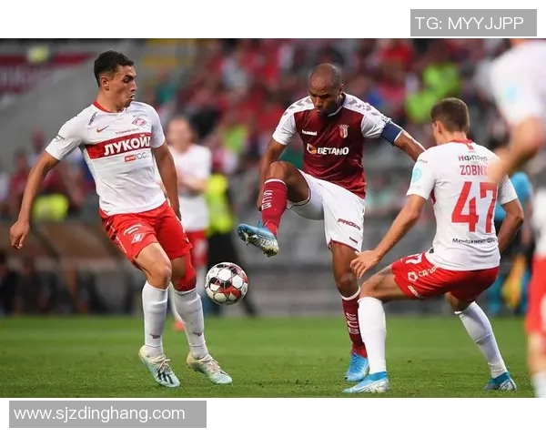 英超精彩对决巴黎圣日耳曼大胜本菲卡引发争议判罚热议 英超精彩对决巴黎圣日耳曼大胜本菲卡引发争议判罚热议