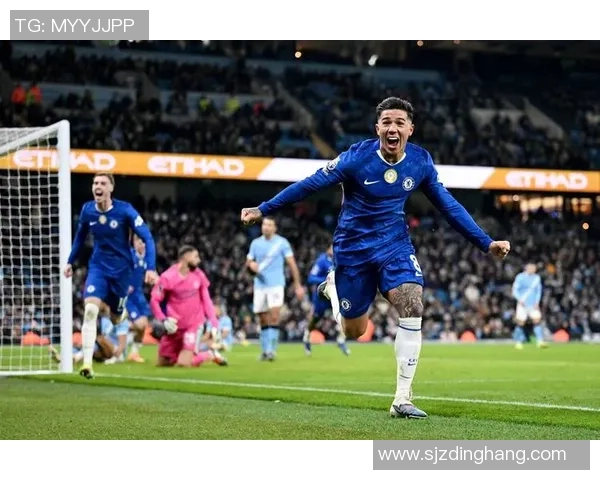 英超激战巴黎圣日耳曼大胜曼城点球大战瞬间点燃全场激情 英超激战巴黎圣日耳曼大胜曼城点球大战瞬间点燃全场激情